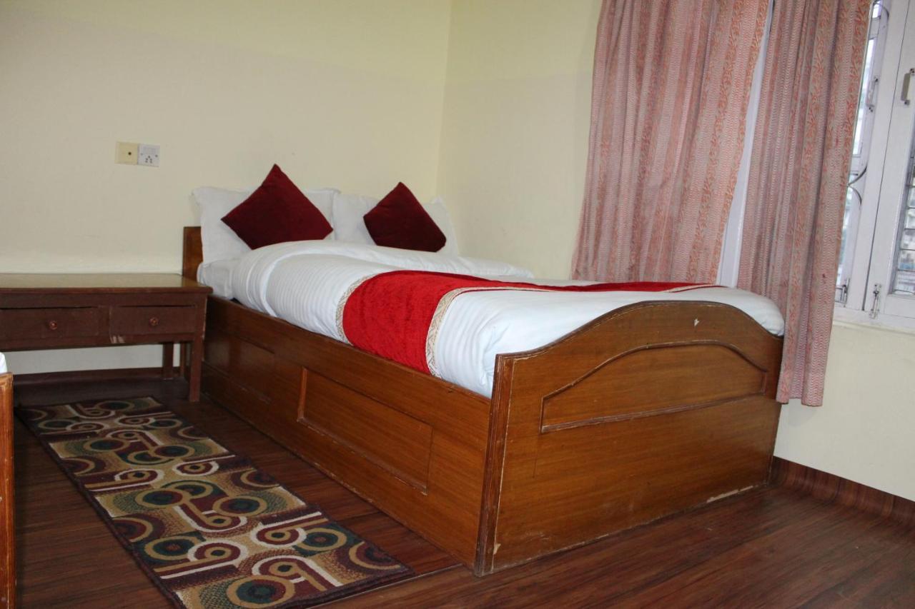 Hotel Snow Leopard Покхара Екстер'єр фото